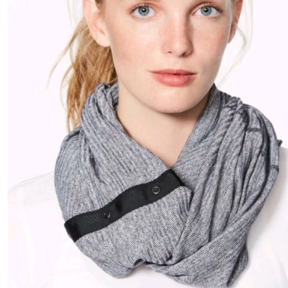 Lululemon Multi-Way Vinyasa Infinity Scarf Snap Button Knitted Gray